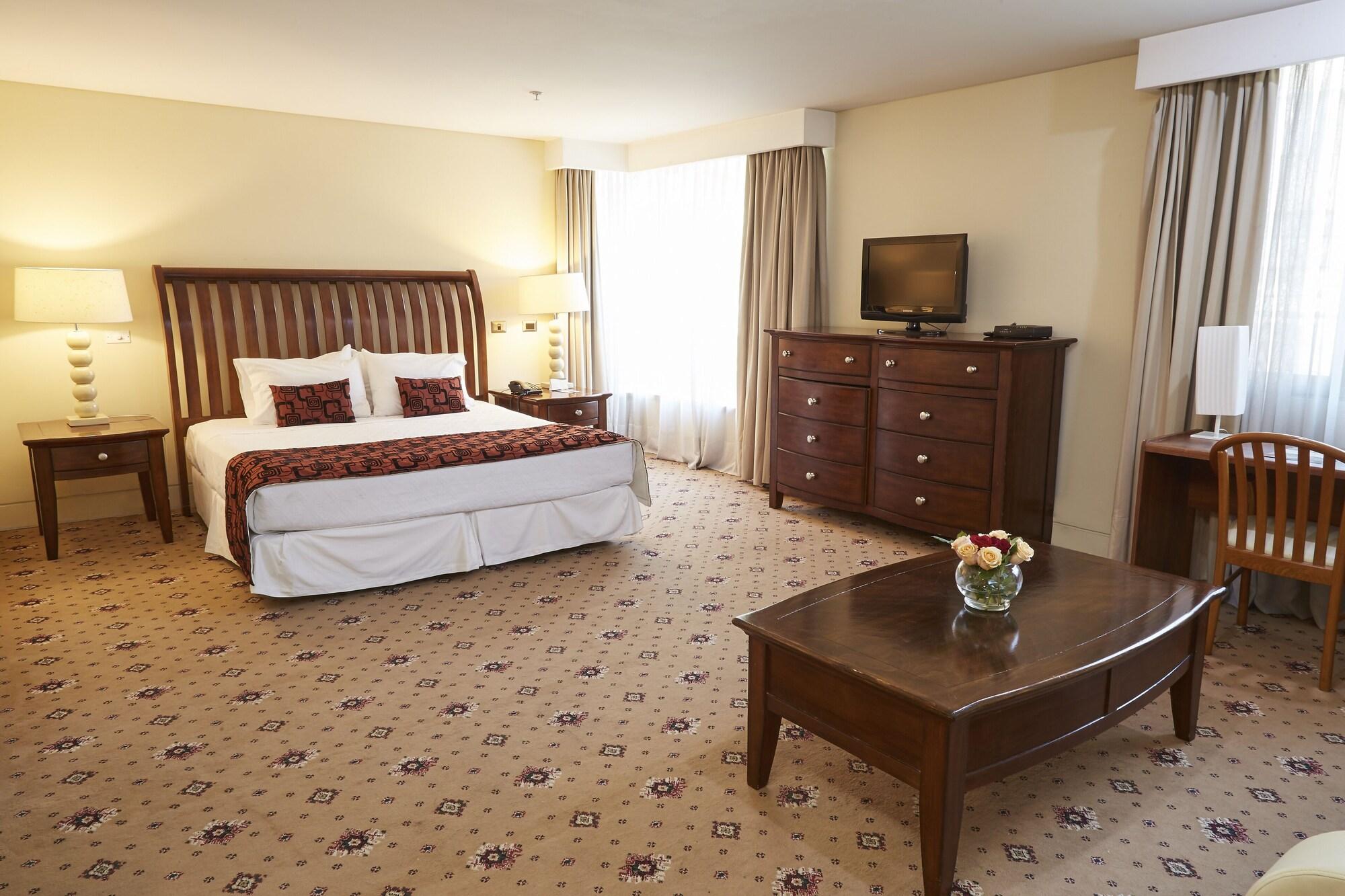 Hotel Torremayor Lyon Santiago Kültér fotó