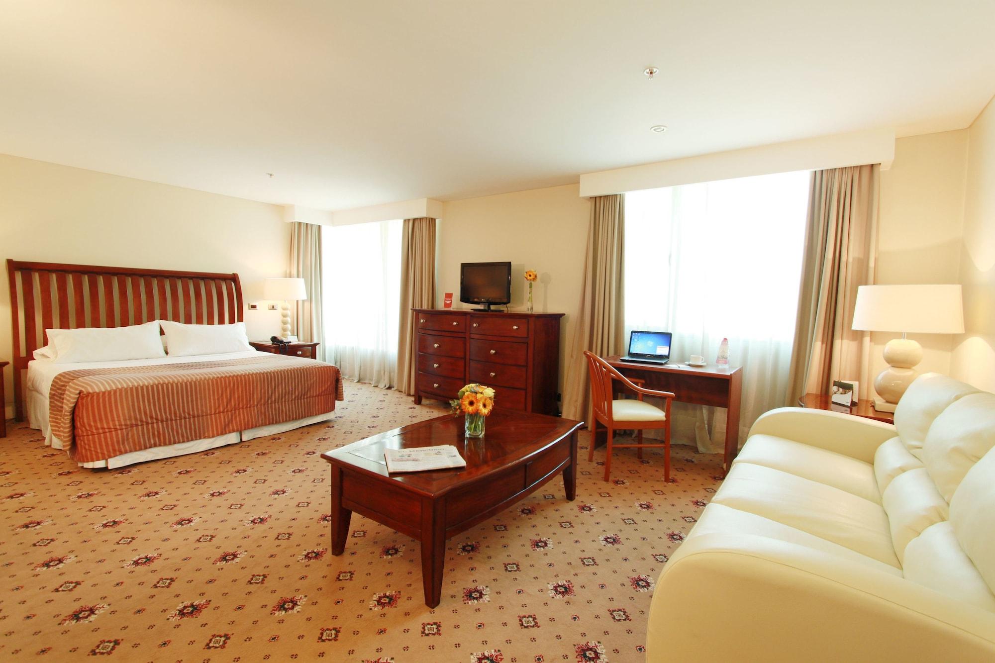 Hotel Torremayor Lyon Santiago Szoba fotó