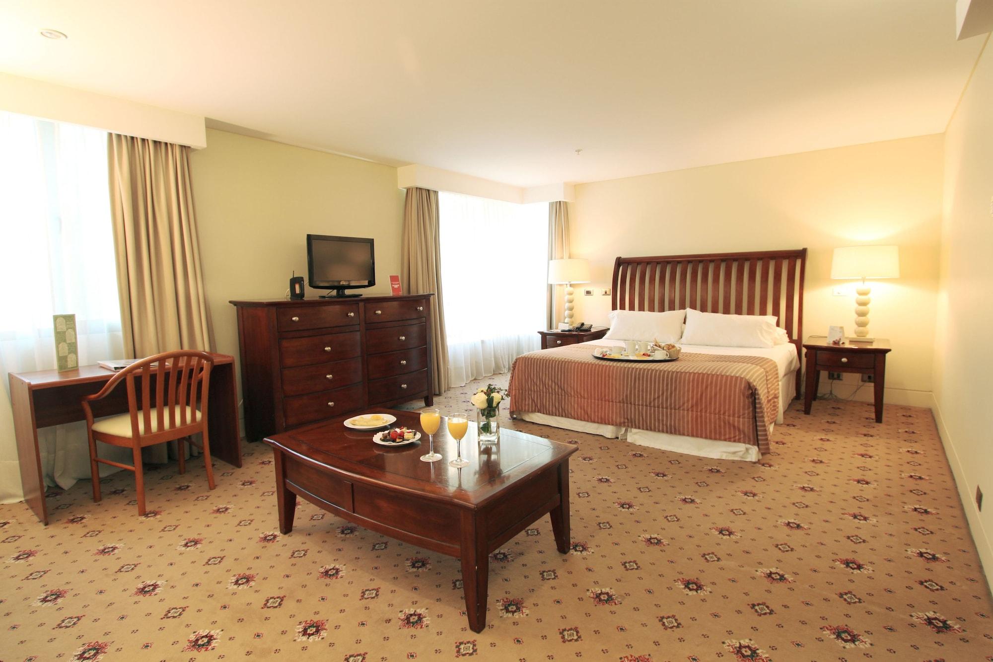 Hotel Torremayor Lyon Santiago Kültér fotó