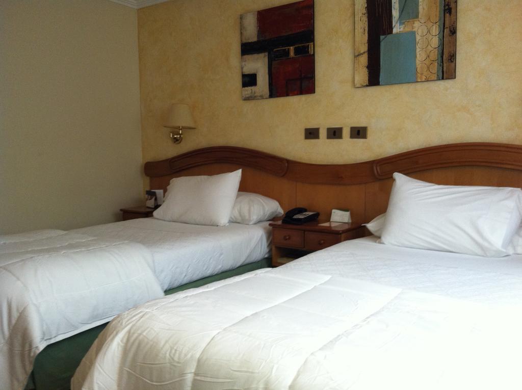 Hotel Torremayor Lyon Santiago Kültér fotó