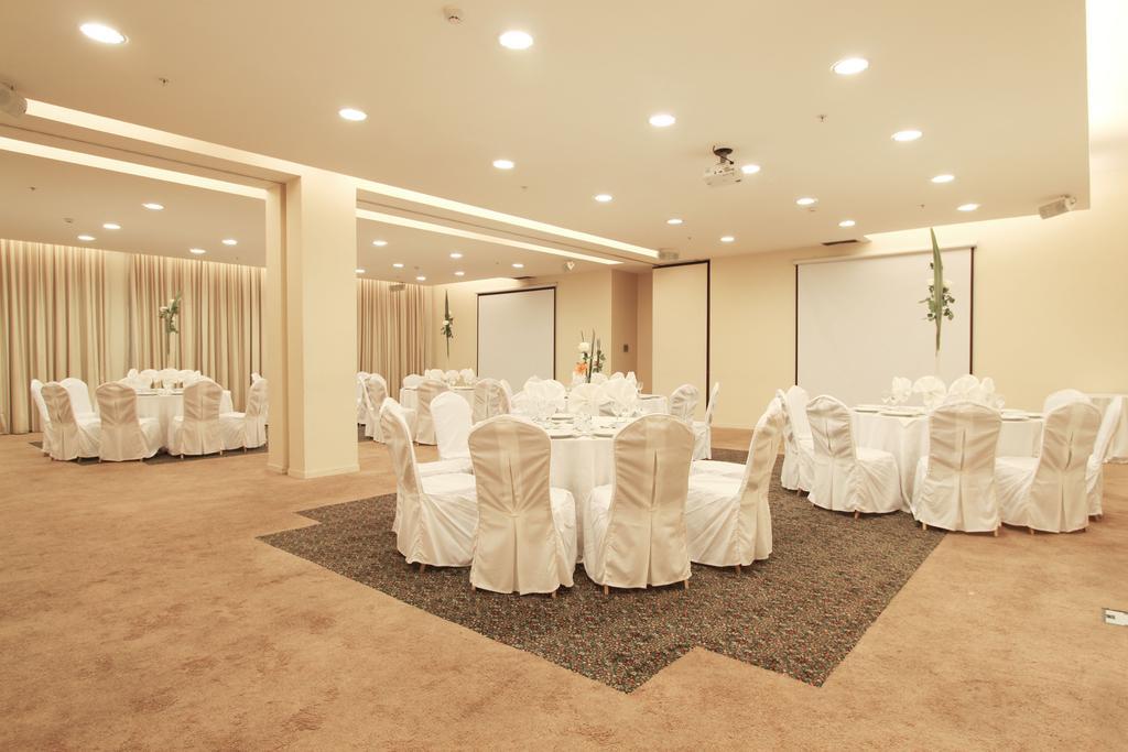 Hotel Torremayor Lyon Santiago Kültér fotó
