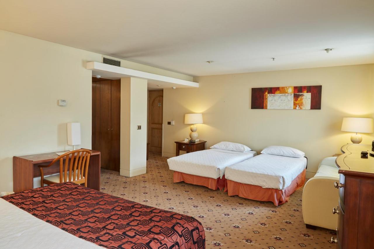 Hotel Torremayor Lyon Santiago Kültér fotó