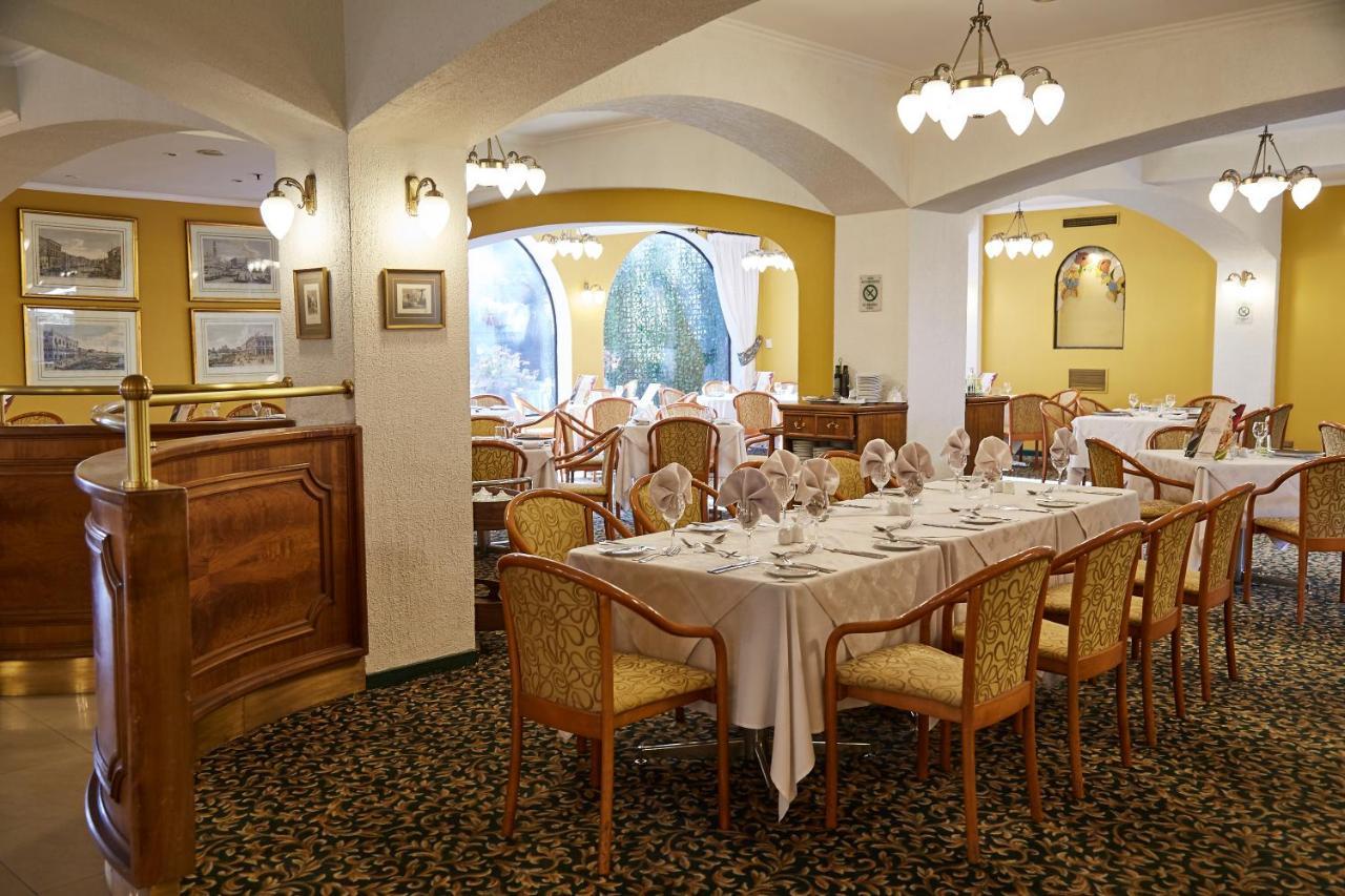 Hotel Torremayor Lyon Santiago Kültér fotó