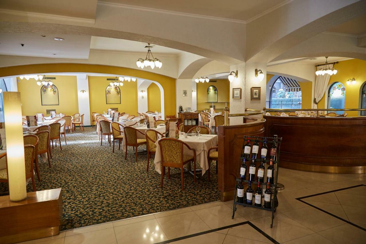 Hotel Torremayor Lyon Santiago Kültér fotó